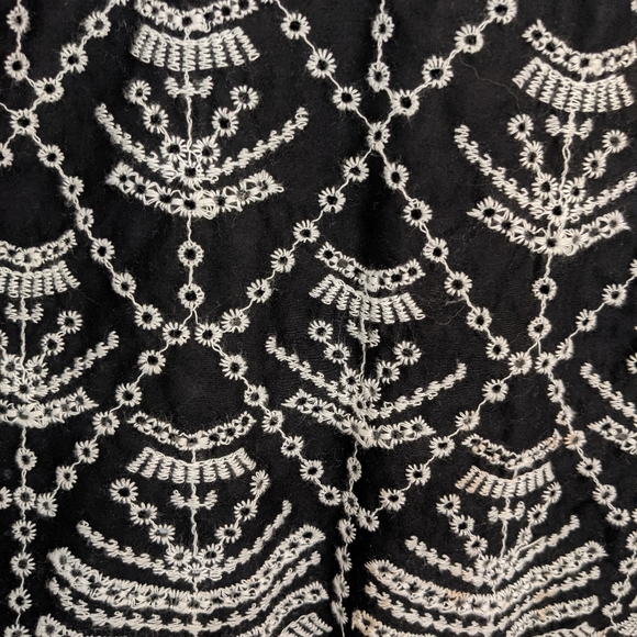 Scalloped edge Gap embroidered shirt size SP - Picture 2 of 2